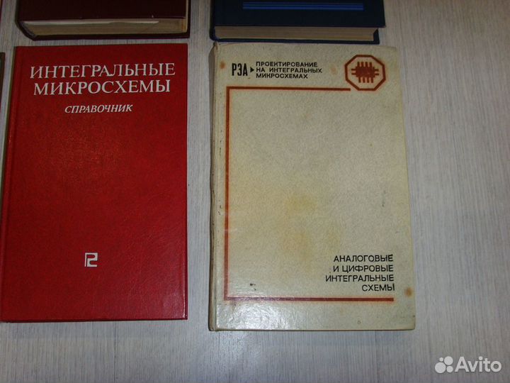 Справочники по микросхемам новые за 1 шт
