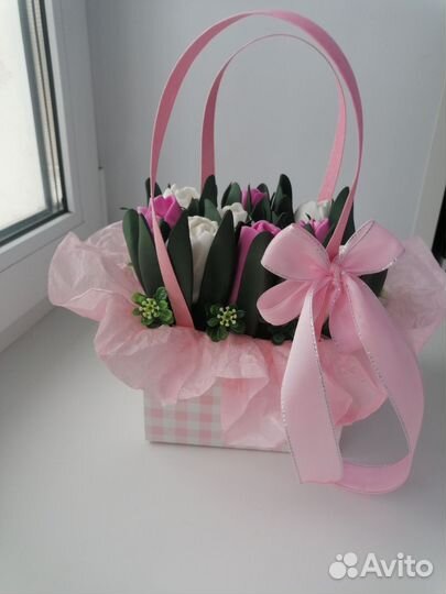 Подарок на праздник Тюльпаны