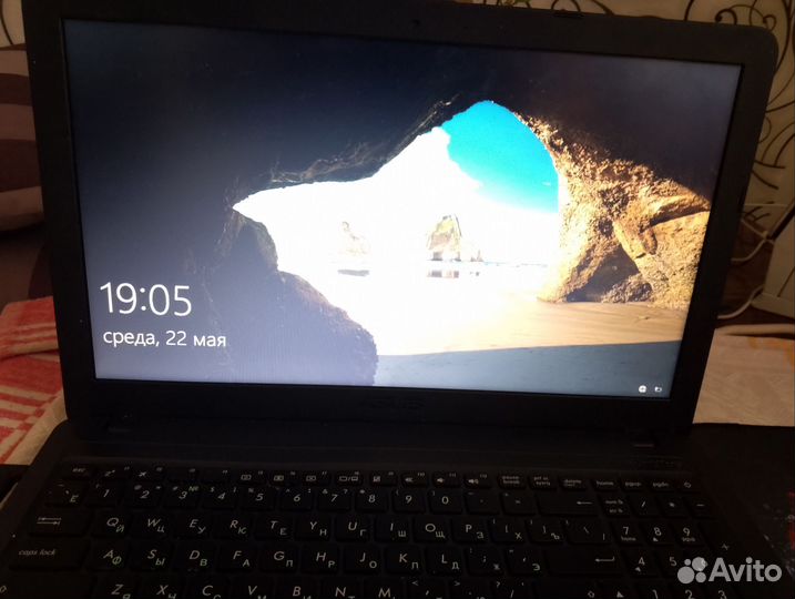 Ноутбук офисный бу, в комплекте мышка и коврик