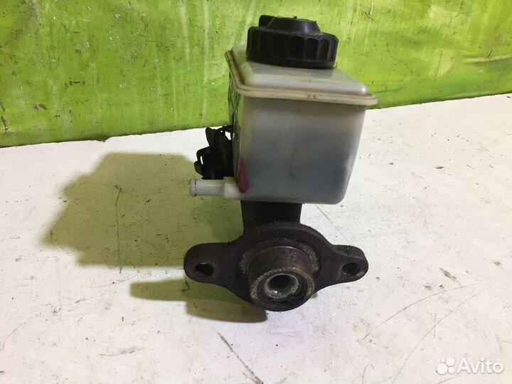 Гтц бачок омывателя с моторчиком Kia Sportage 1