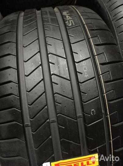 Pirelli P Zero PZ4 255/40 R20 и 285/35 R20 104Y