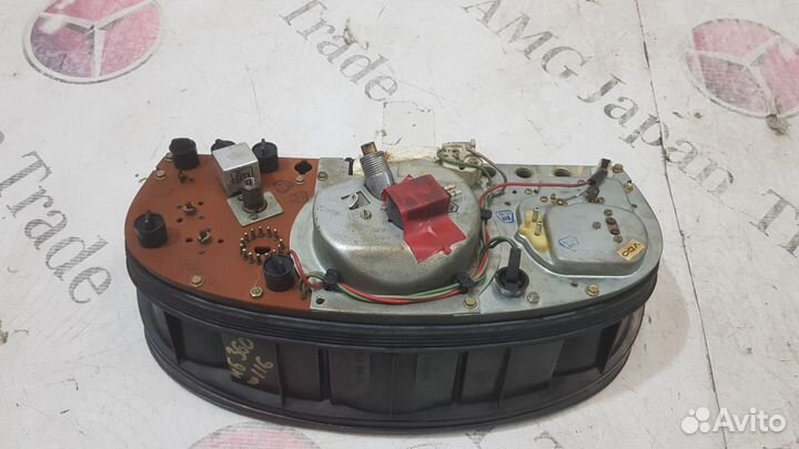 Приборная панель на Mercedes-Benz W116