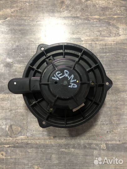 Моторчик печки Hyundai Verna / Хендай Верна