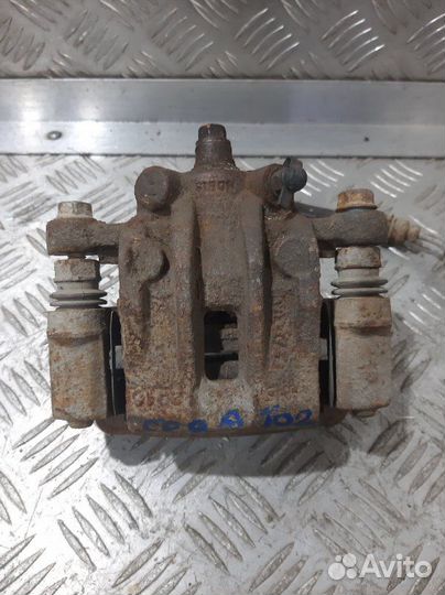 Суппорт задний правый Kia Cerato TD G4FC 2013