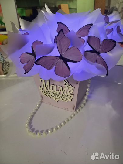 Светящиеся букеты из бабочек