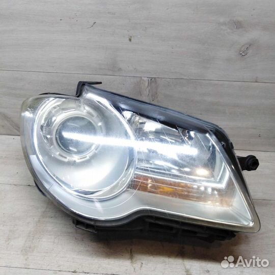 Фара правая Volkswagen touran I рест дефект кроншт