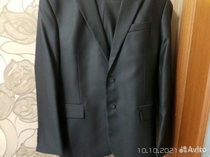 Продам костюм