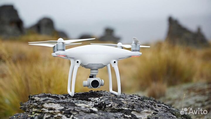Квадрокоптер DJI phantom 4