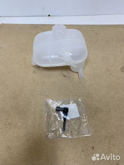 Бачок расширительный с датчиком Opel Astra H