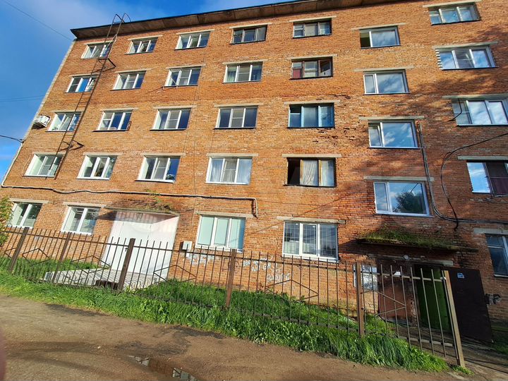 Комната 13,9 м² в 9-к., 3/5 эт.
