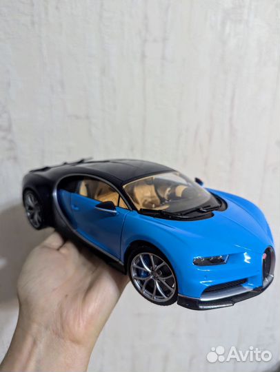 Модель автомобиля Bruago Bugatti Divo Chiron 1:18