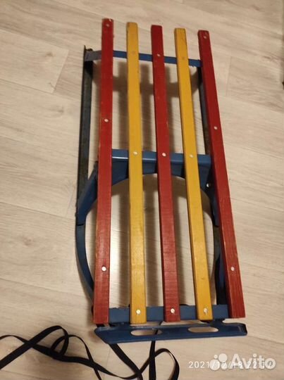 Детские санки и накидка