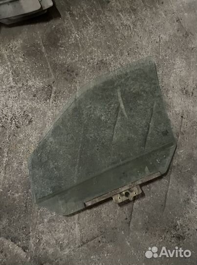 Переднее правое стекло ваз 2110 приора