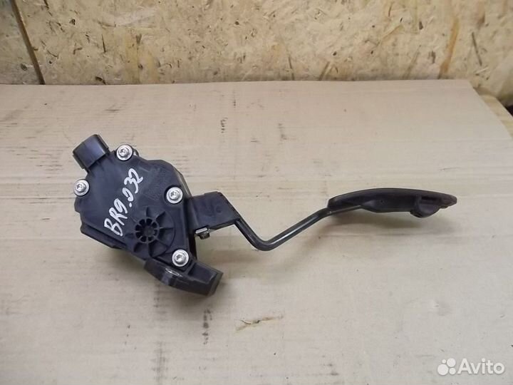 Педаль Субару Легаси Аутбэк B14 BR BR9 2011г