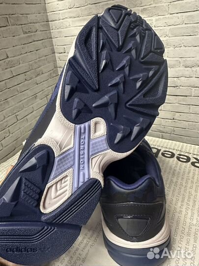 Кроссовки Adidas Originals Falcon EH3519