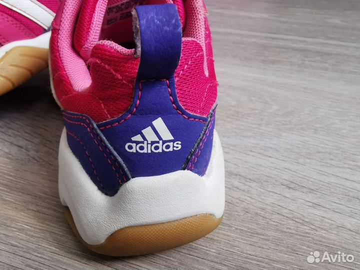 Кроссовки adidas на девочку 32 р