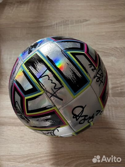 Продам Футбольный мяч adidas euro 2020