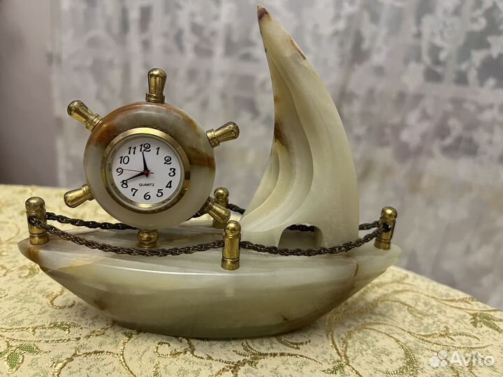 Настольные часы
