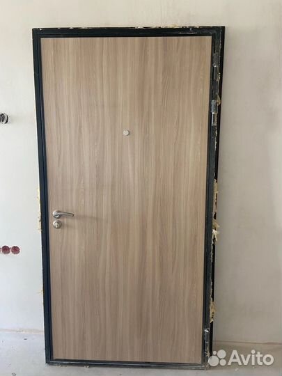 Дверь входная металлическая
