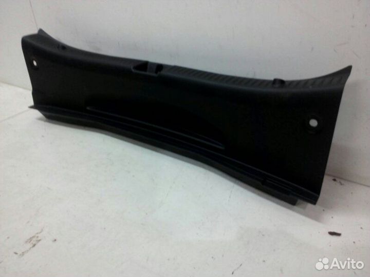 Накладка замка багажника Mercedes-Benz C-Class