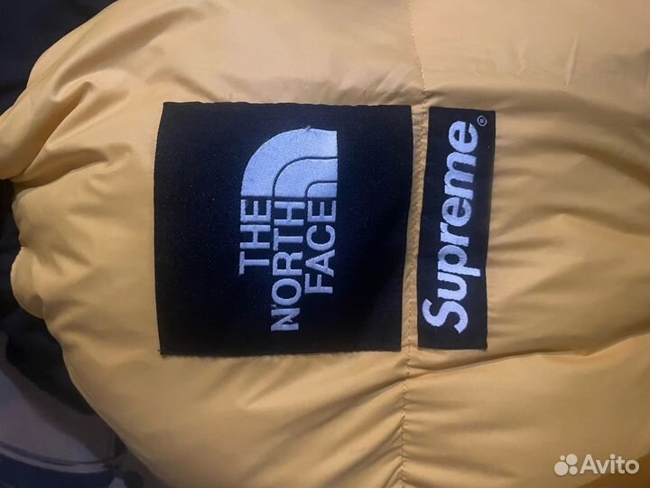 Пуховик Tnf x Supreme statue of liberty желтая