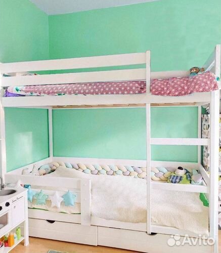 Кровать из массива двухъярусная 