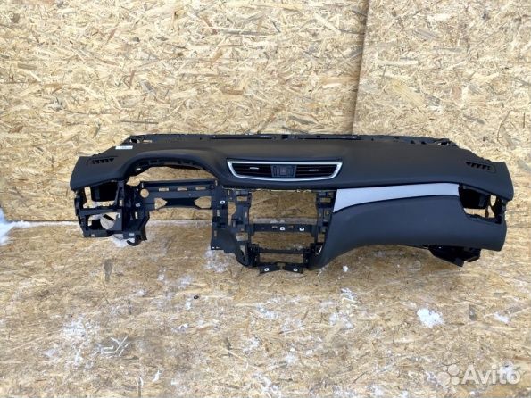 Торпедо с подушкой Nissan Qashqai J11