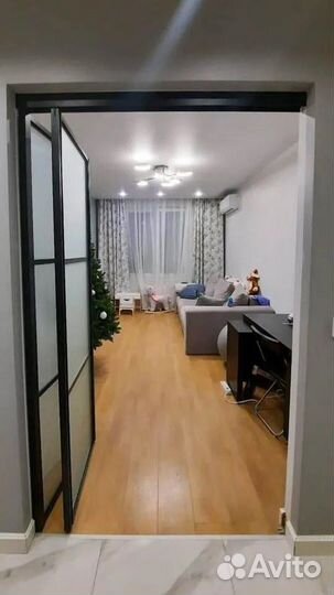 Стеклянная перегородка