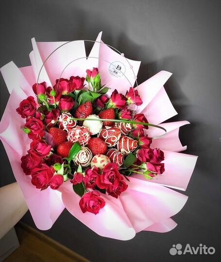 Клубника в шоколаде букеты