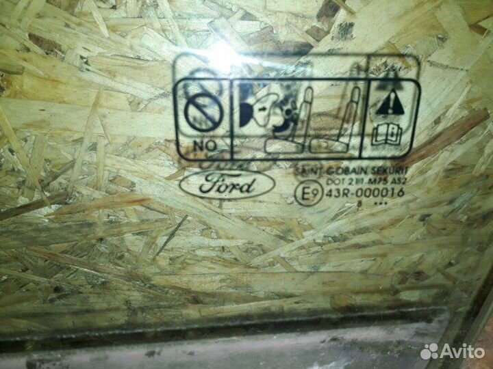 Стекло переднее левое Ford Focus 2 CB4 1.6 shda