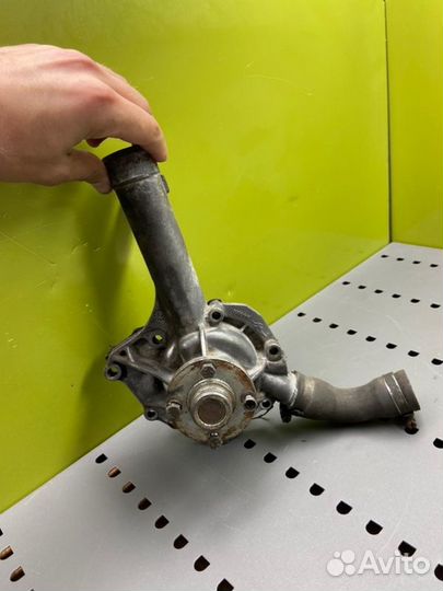 Помпа Mercedes-Benz E-Class W124 M111 2.0 1995