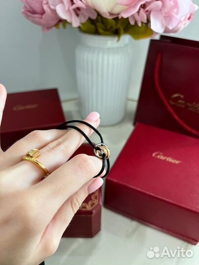 Браслет нить Cartier trinity черная