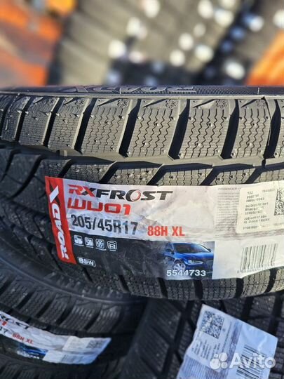 RoadX RX Frost WU01 205/45 R17 88H