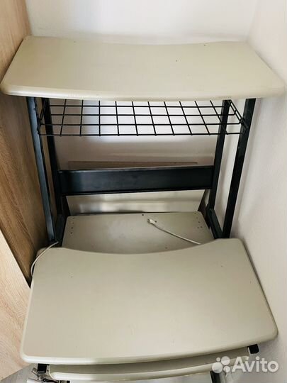 Компьютерный стол бу с металлическим каркасом