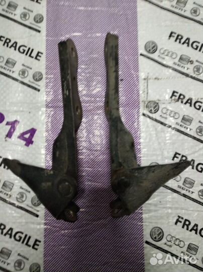 Петля капота Hyundai Elantra XD 2.0L 2000-2006