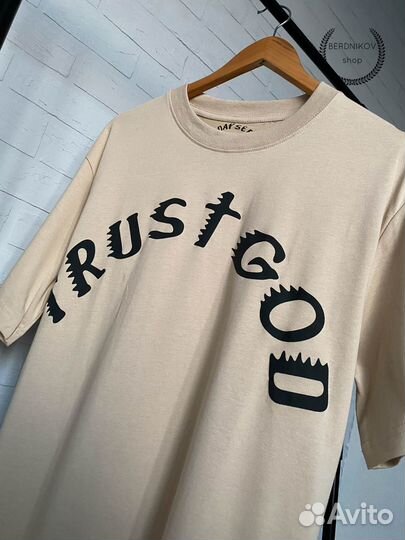 Футболка kanye west trustgod