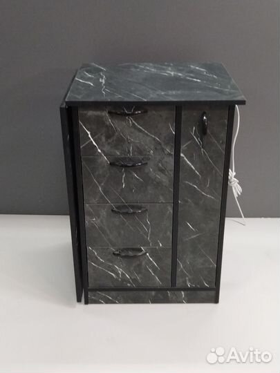 Маникюрный стол складной