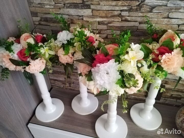 Свадебные стойки с цветами