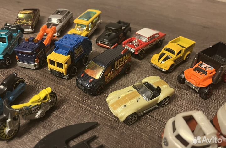 Hot wheels машинки
