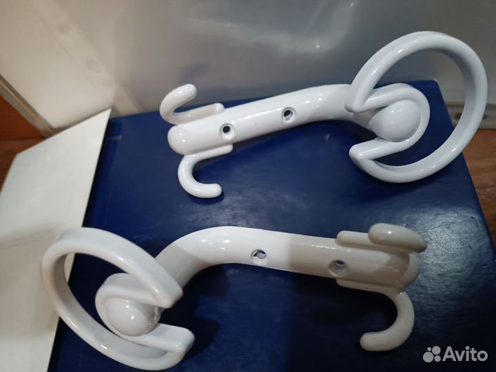 Крючки для одежды