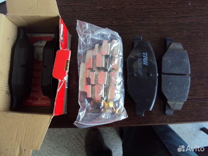 Колодки тормозные TRW (GDB2027)