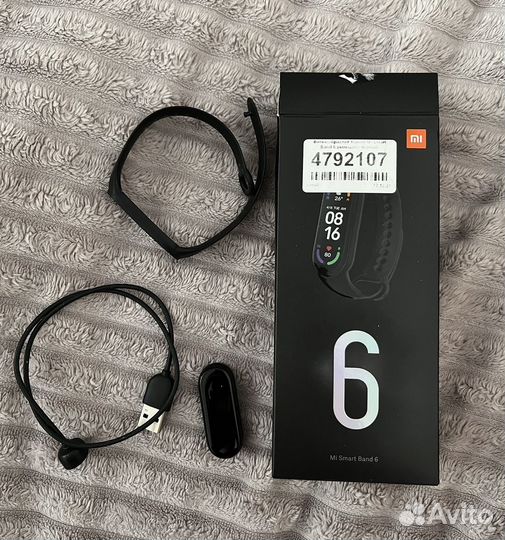 Фитнес браслет Xiaomi Mi SMART Band 6