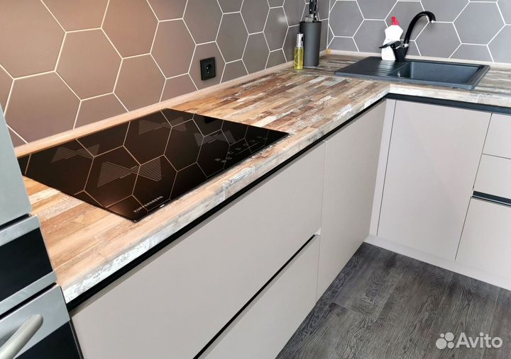 Кухня современная на заказ.Доставка и сборк