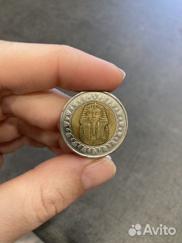 Монета one pound