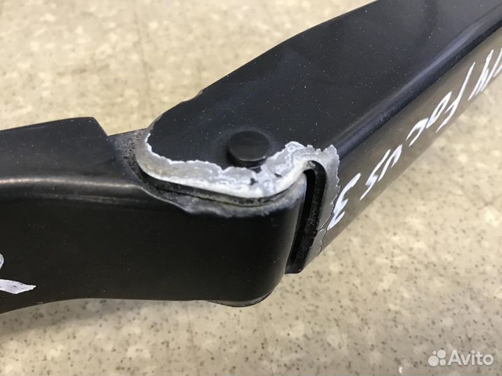 Поводок стеклоочистителя передний правый Ford Focu