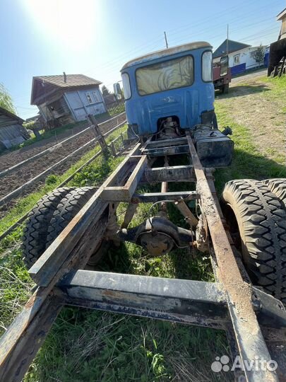 Двигатель автомобиля avia