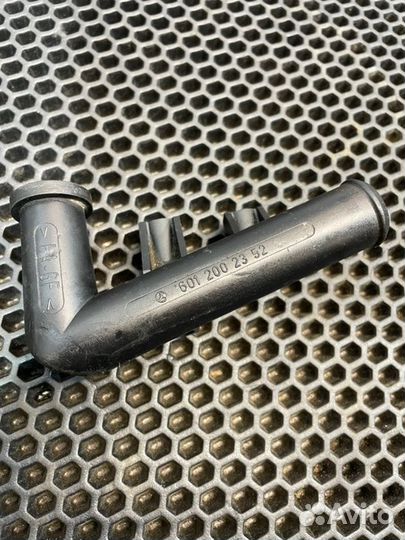 Трубка помпы Mercedes Vito W638 601 1998