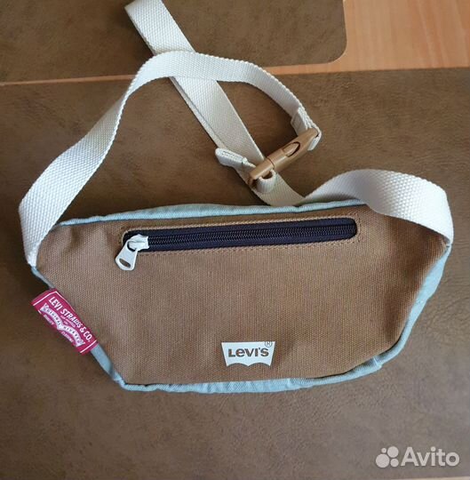 Сумка Levi's banana sling