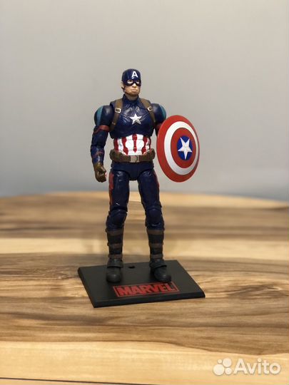 Коллекционная фигурка 