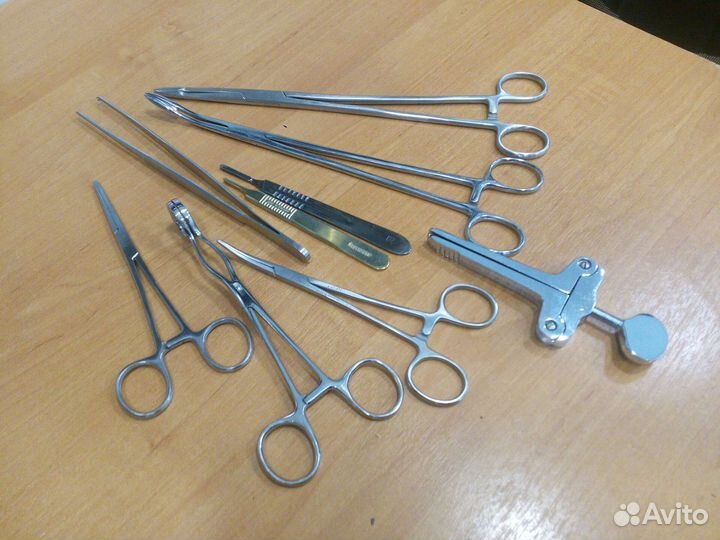 Бикс + инструмент + лотки + емкости для растворов